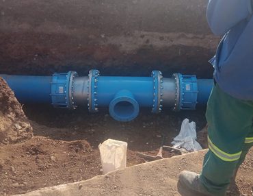 Flanged pipe fittings